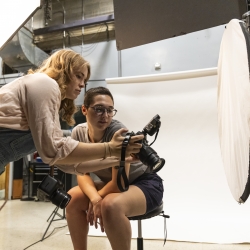 Lamar Dodd photography students in assistant professor Marni Shindelman’s “Constructed Image” class attend a creative studio lighting workshop hosted by the UGA Marketing & Communications photo staff. (Chamberlain Smith/UGA)