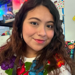Headshot of Alondra