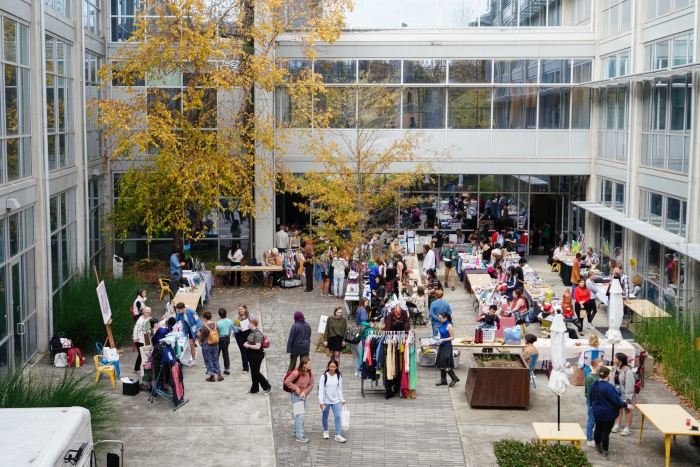 View of courtyard at the Lamar Dodd School of Art with student vendors at the 2023 Dodd Market. Image courtesy of Sidney Chansamone.