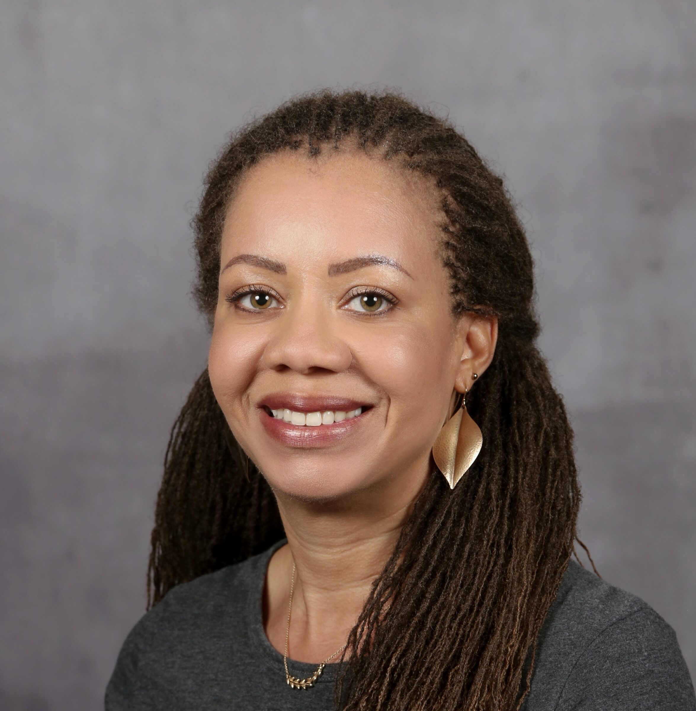 Headshot of Nikki Sands
